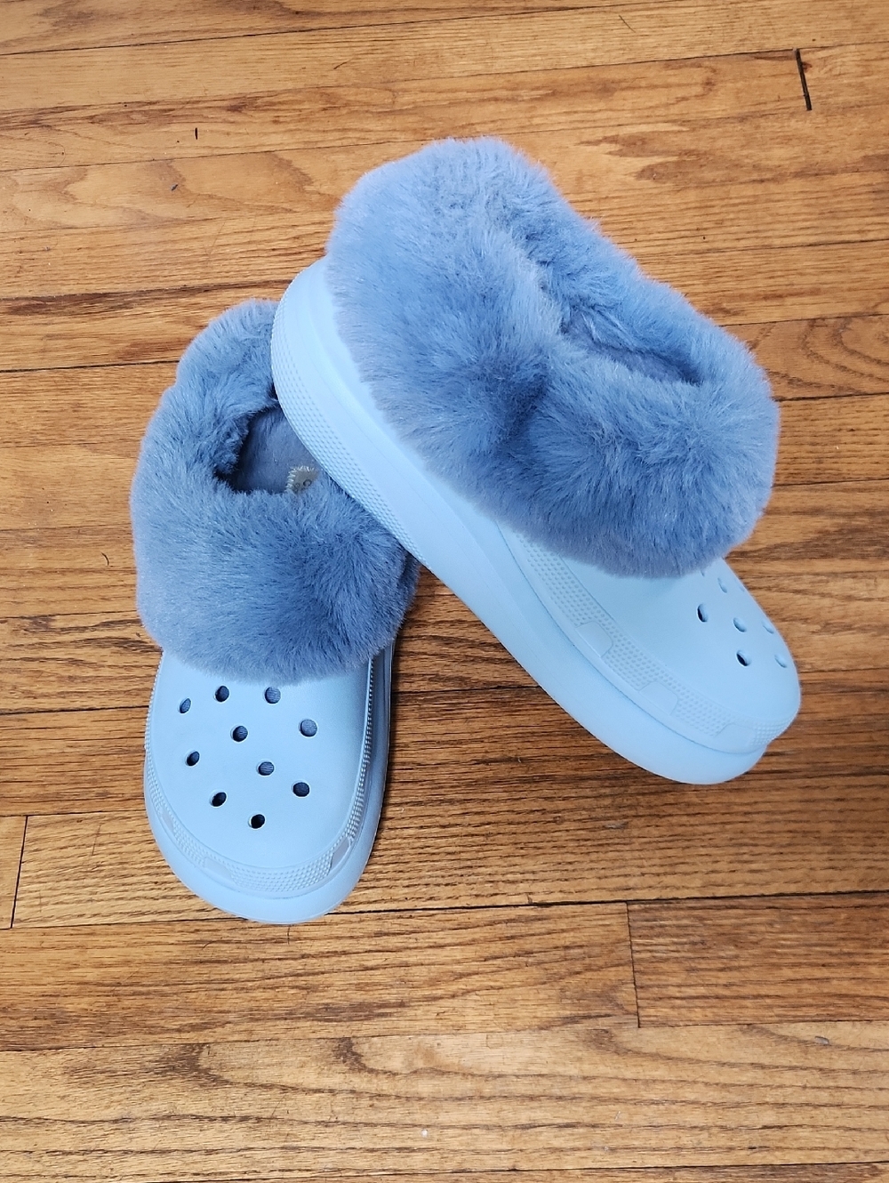 CROCS Unisex Furever Crush Shoe Size Women's 8 Men's 6